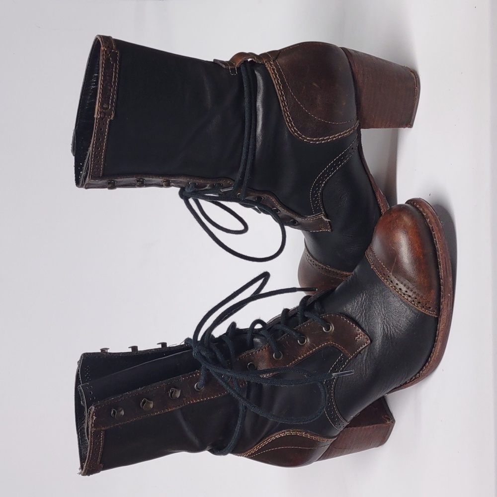 Two-tone Baroque Oxford Heeled Boots by Cat